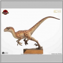 Toynami Male Velociraptor - Jurassic Park