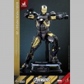 Hot Toys Iron Man Mark VII (Black & Gold Version) - The Avengers