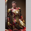 Hot Toys Iron Man Mark XLII (2.0) - Iron Man 3