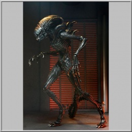 Neca Ultimate Scorched Xenomorph - Alien: Romulus