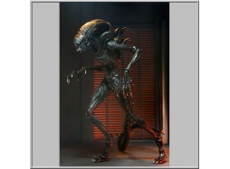 Neca Ultimate Scorched Xenomorph - Alien: Romulus