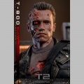 Hot Toys T-800 Battle Damaged Version 2.0 - Terminator 2