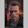 Hot Toys T-800 Battle Damaged Version 2.0 - Terminator 2