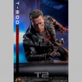 Hot Toys T-800 Battle Damaged Version 2.0 - Terminator 2