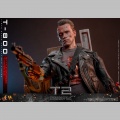 Hot Toys T-800 Battle Damaged Version 2.0 - Terminator 2