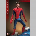 Hot Toys Spider-Man (New Red and Blue Suit) (Deluxe Version) - Spider-Man: No Way Home