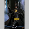 Hot Toys Batman (Deluxe Version) - Batman : Le Défi