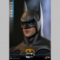 Hot Toys Batman (Deluxe Version) - Batman : Le Défi