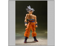 S.H. Figuarts Son Goku Ultra Instinct - Dragon Ball Super