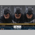 Hot Toys Batman - Batman: The Dark Knight Returns