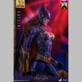 Hot Toys Batgirl (Purple and Gold Version) Exclusive - Batman Arkham Knight