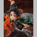 Kamado Tanjiro (Kyojuro Rengoku's Sword Guard Ver.) - Demon Slayer: Kimetsu no Yaiba (Bandai)