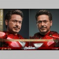 Hot Toys Iron Man Mark VI (2.0) with Suit-Up Gantry - Les Avengers