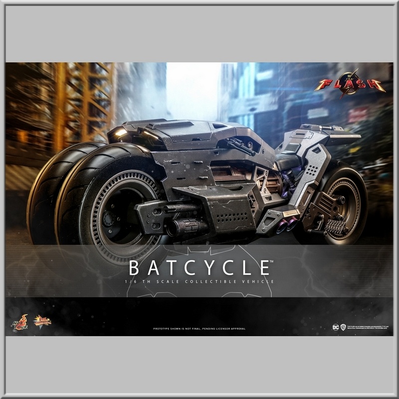 Hot Toys The Flash Batman and Batcycle